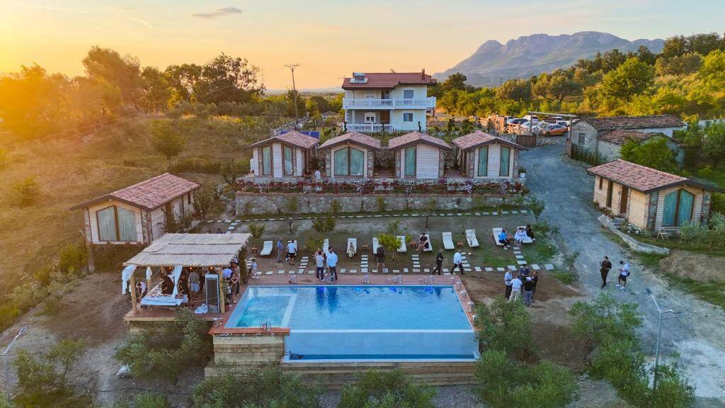 Guest House Si n’shpi tande – Mrizi i Zanave (1)